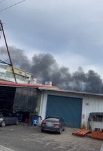 海軍直升機墜毀左營基地  冒出大量濃煙