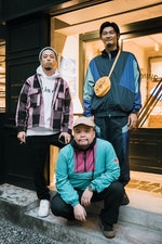 6_迪拉胖(中)和顏社旗下的嘻哈音樂人Leo王(右)、國蛋(左)。（圖片提供／顏