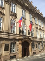 捷克高規格禮遇游錫堃到訪  參議院掛中華民國國旗