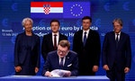 歐盟批准克羅埃西亞2023年成為第20個歐元國，然而歐元區經濟正面臨艱難時刻