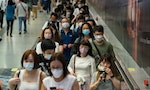 香港確診數又飆升，港人憂港府再收緊防疫「走回頭路」
