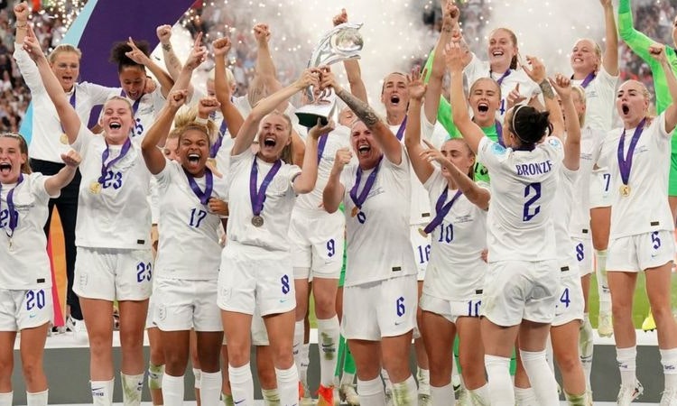 2022女足歐洲杯：〈三獅之歌〉的歌詞終於成真，英格蘭女足的面貌永遠改變了