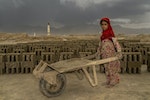 【圖輯】阿富汗童工悲歌：12歲已經在磚廠工作了半輩子，至今仍不知道「什麼是願望」