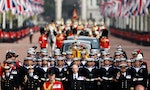 英國女王隆重國葬儀式落幕：全英默哀2分鐘，民眾哀傷中感念一生成就非凡