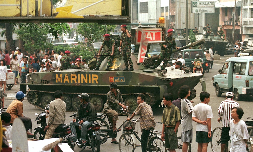 《帝國煉金術》：為何革命建國後的印尼，會比馬來西亞發生更多流血殺戮？ – The News Lens 關鍵評論網