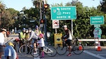 自行車攻上洛杉磯高速公路