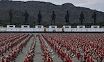在泰國七大帝雕像注視下，3660名拳手打破最多人展示「泰拳戰舞」的金氏世界紀錄
