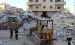 敘利亞救援組織「白盔」狂接電話救人，聯合國稱賑災遭沙姆解放組織擋下，估土敘強震死亡總數恐達5萬人