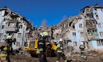 札波利沙公寓遭俄飛彈襲擊釀11死；俄軍續攻巴赫姆特，華府再供4億美元軍援烏克蘭 