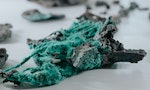 巴西偏遠小島發現「塑膠岩石」，人為垃圾正成為地質材料的一部分