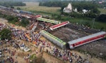 印度東部載客火車相撞至少288死、900多人傷，為印度本世紀最嚴重鐵道事故