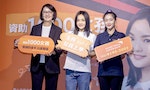 台灣世界展望會李紹齡會長(左)與資助1000女孩代言人徐佳瑩(中)及展望會社工姜